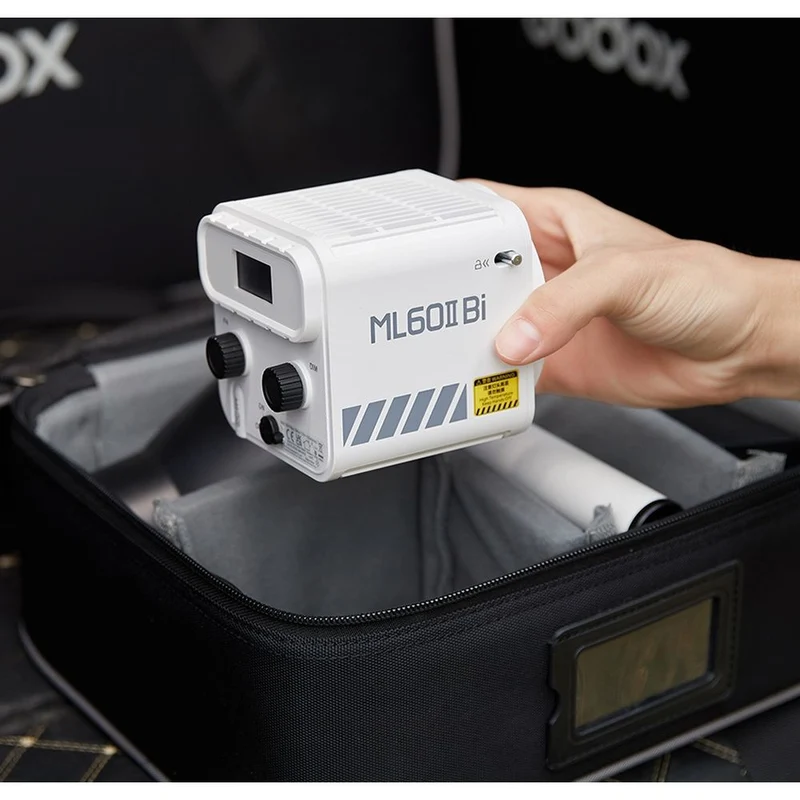 Godox ML60II BI Tragbares LED-Licht Bi-Color-Kit (AK B02 + Batteriehalterung)