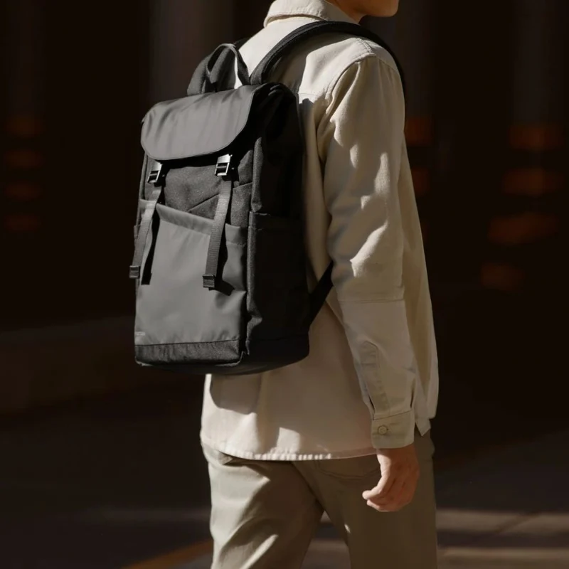 Tomtoc Slash-T64 Flip Laptop-Rucksack, Meteorit