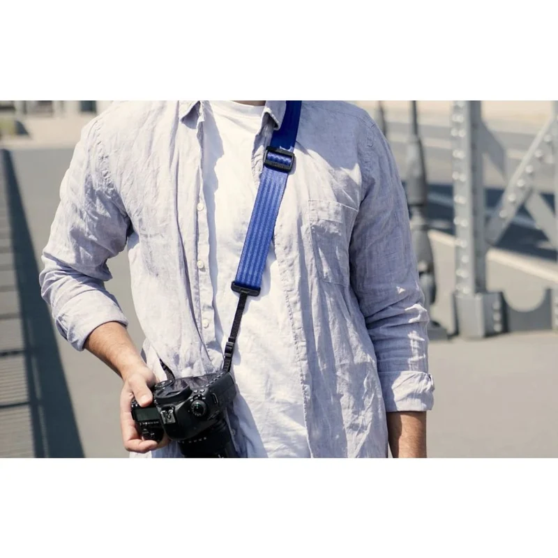 SPINN.DESIGN Adjustable comfort camera strap, blue