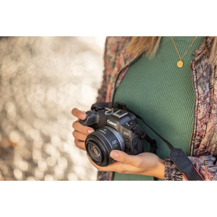 Canon EOS R8 + EF - RF mount adapter