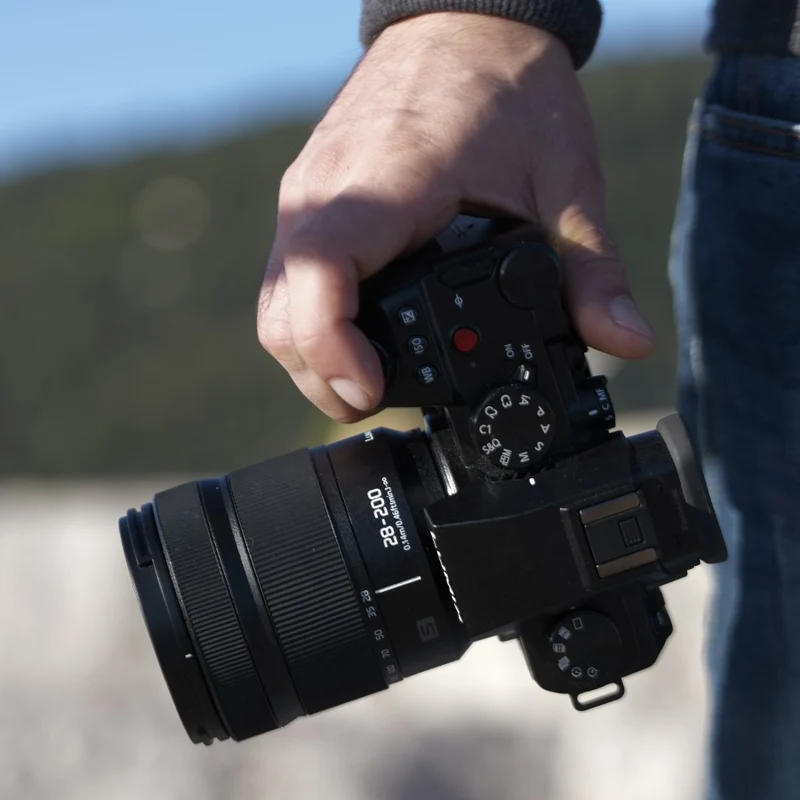 Panasonic LUMIX S 28-200mm f/4-7.1 MACRO O.I.S.
