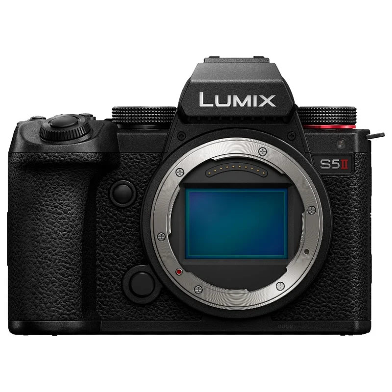Panasonic Lumix DC-S5 II + Lumix S 70-300mm f/4.5-5.6 Macro OIS