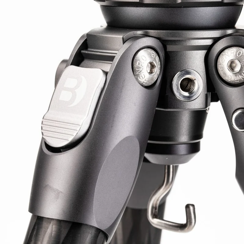 Benro Tortoise Carbon Tripod 24C with Levelling Base