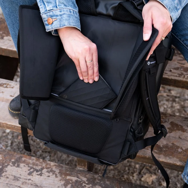 WANDRD Travel Wallet