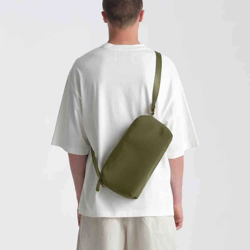 Urth Dolomite Camera Sling green