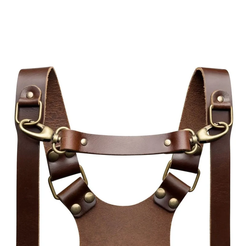 The Hantler Chest strap Brandy / Brass, 22cm