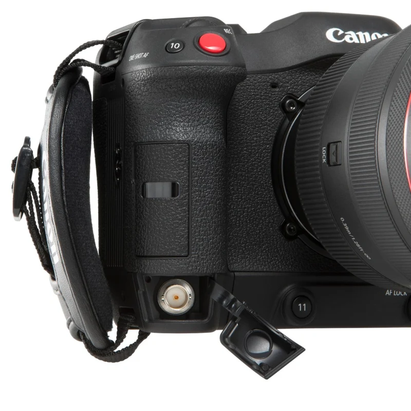 Canon EOS C70 + Mount adapter EF-EOS R 0.71x + BP-A30