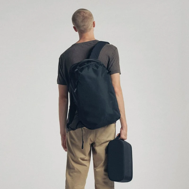 Urth Norite 24L Backpack + Camera Insert (black)