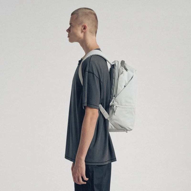 Urth Arkose 20L Backpack + Camera Insert (Ash Grey)