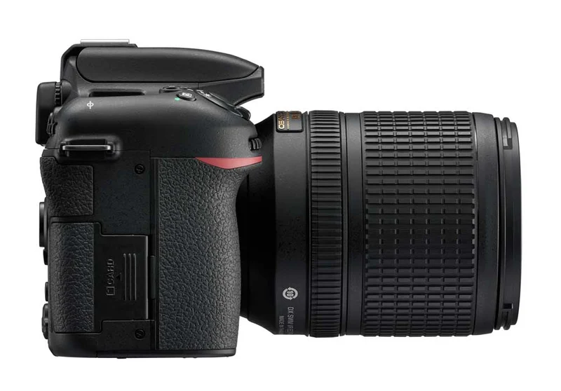 Nikon D7500 + AF-S 18-140mm VR