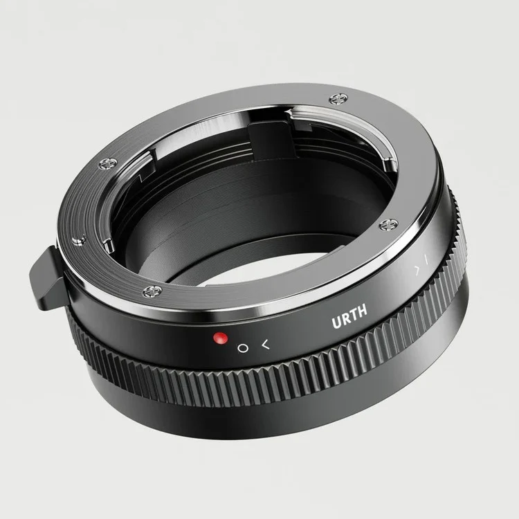 Urth Lens Mount adapter: Compatible with Sony A (Minolta AF) Lens to Leica L Camera Body