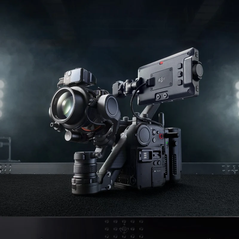 DJI Ronin 4D 4-Axis Cinema Camera 6K Combo Kit