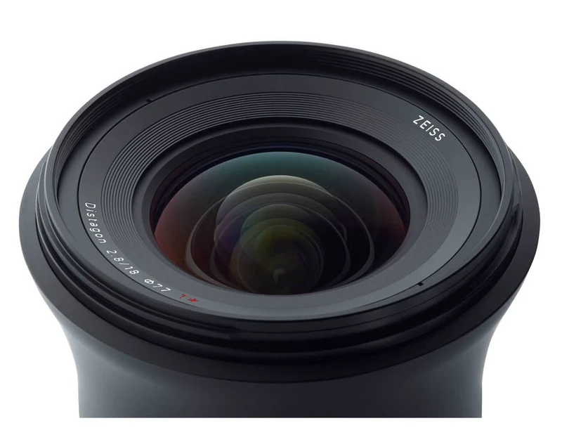 Zeiss Milvus 18mm f/2.8 Nikon