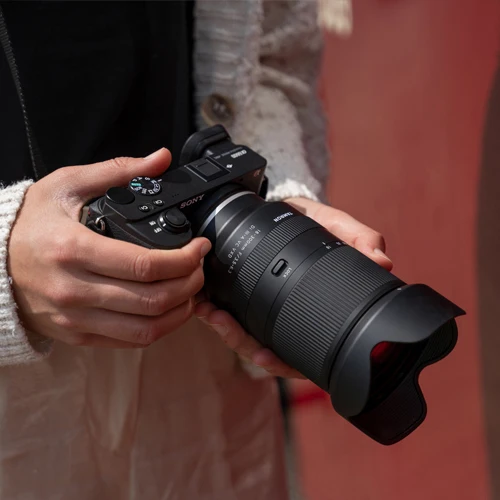 Tamron 18-300mm f/3.5-6.3 Di III-A VC VXD Sony E