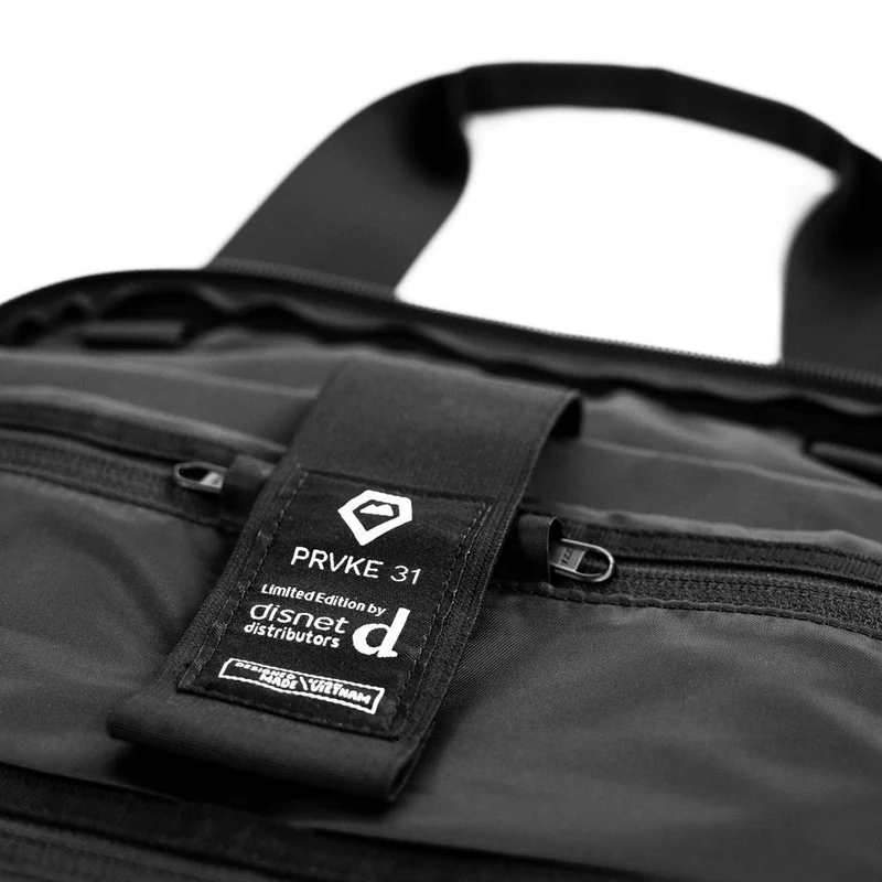 WANDRD THE PRVKE 31-Liter limitierte Auflage Grau Photo Bundle
