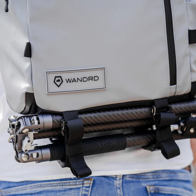 WANDRD THE PRVKE 31-Liter limitierte Auflage Grau Photo Bundle