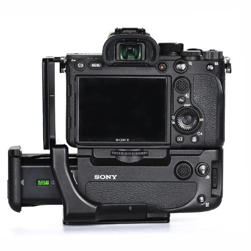 SUNWAYFOTO L-Plate for Sony A7RIV incl. Grip