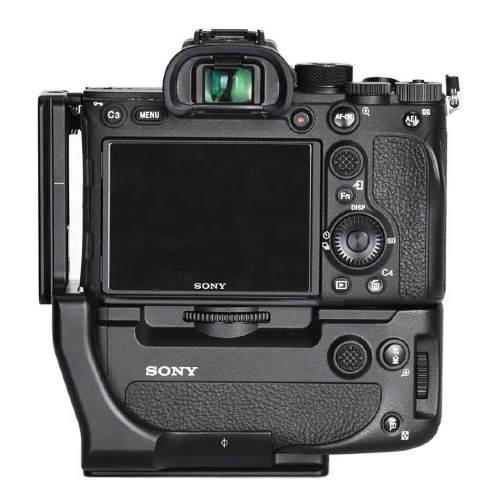 SUNWAYFOTO L-Plate for Sony A7RIV incl. Grip