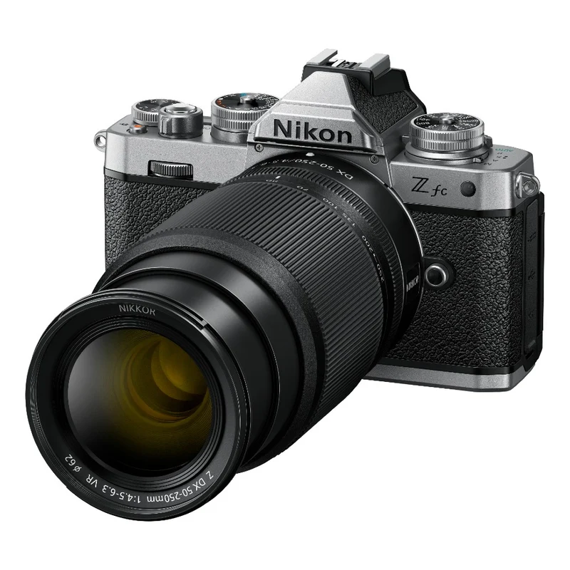 Nikon Z fc + DX 16-50 Silber + DX 50-250