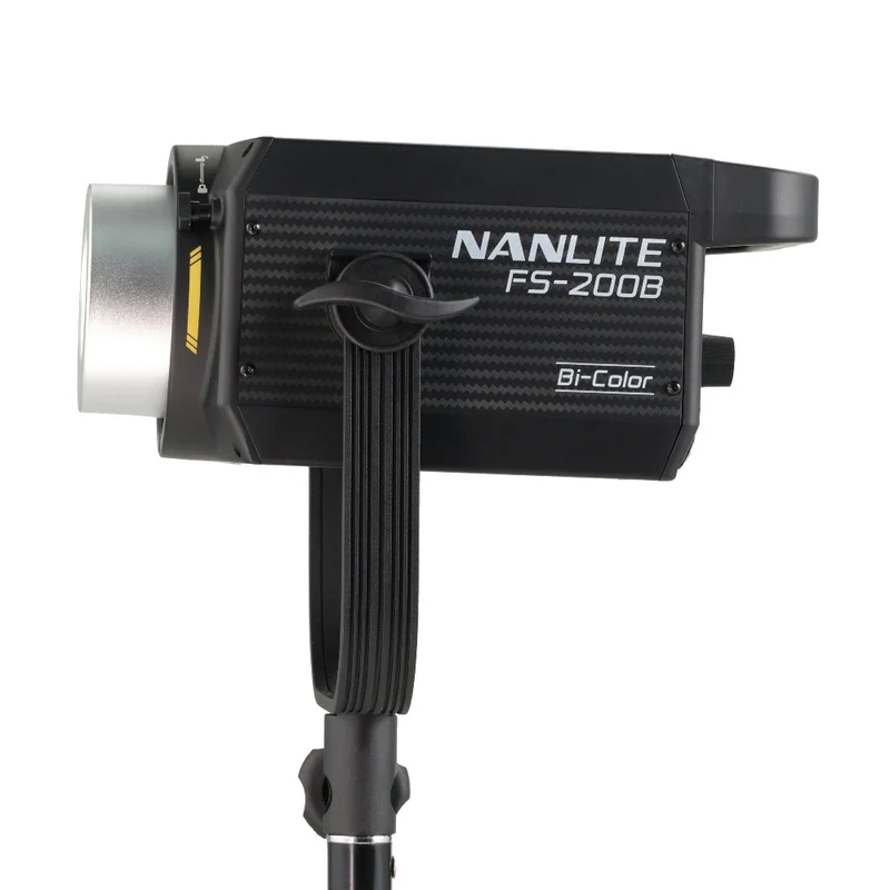 Nanlite FS200 Bi-colour LED triple kit (w/ light stand and softbox)
