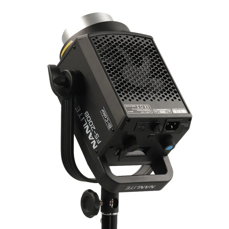 Nanlite FS200 Bi-colour LED triple kit (w/ light stand and softbox)