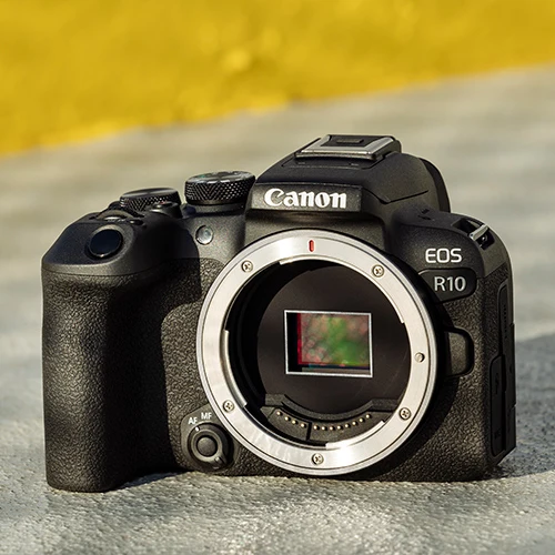 Canon EOS R10 Body and Canon RF-S 18-150mm f/3.5-6.3 IS STM