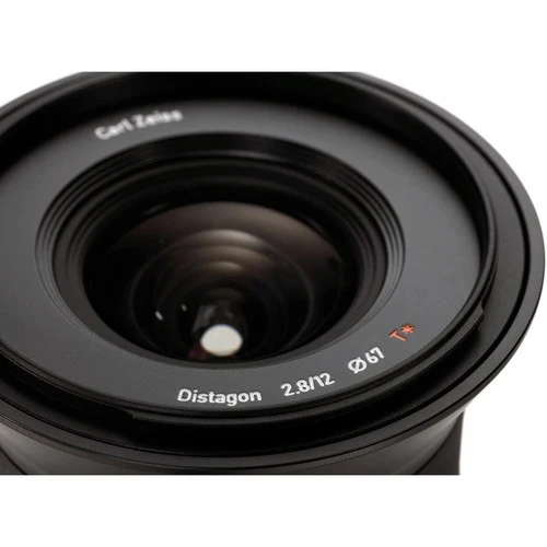 Carl Zeiss Touit 12mm f/2.8 E-Mount
