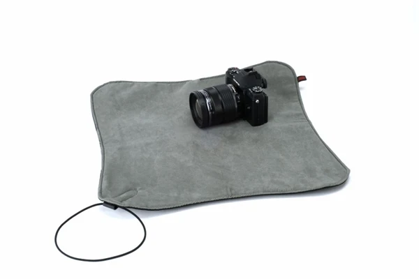 Artisan & Artist ACAM 80 Cotton/Leather Kamera Wrap