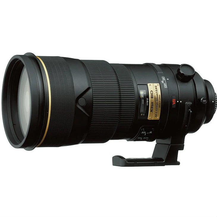 Nikon AF-S 300mm f/2.8G ED VR II N + HK-30 (Gegenlichtblende)