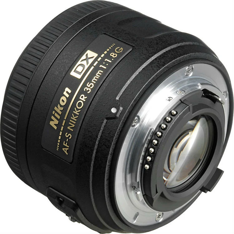 Nikkor AF-S 35mm f/1.8 G DX