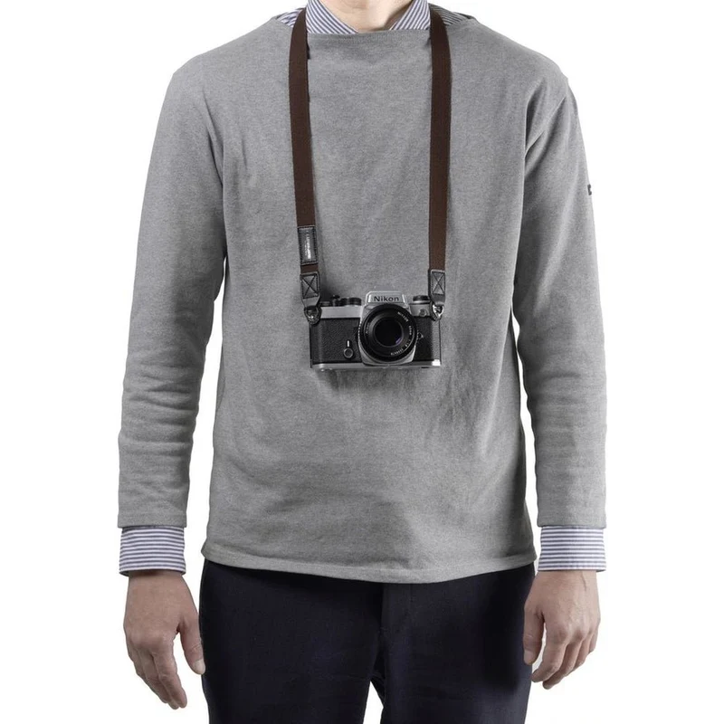 Artisan & Artist ACAM 102A Camera strap brown