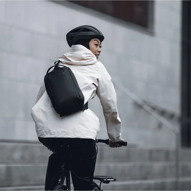 Thule Tact Sling 8L, black