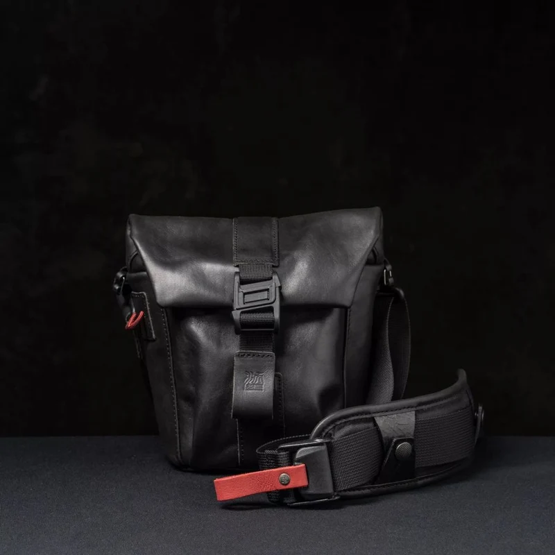 Wotancraft Pilot Travel Camera Bag 2L - black leather