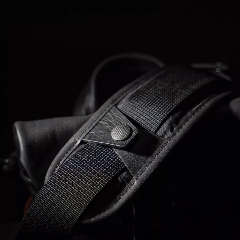 Wotancraft Pilot Travel Camera Bag 2L - black leather