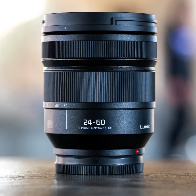 Panasonic Lumix DC-S1 Mark II Systemkamera + S 24-60mm f/2.8 L-Mount