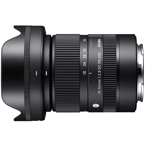 Canon EOS R7 + Sigma 18-50mm f/2,8 DC DN Canon RF-Mount + Canon DM-E1 Stereomikrofon
