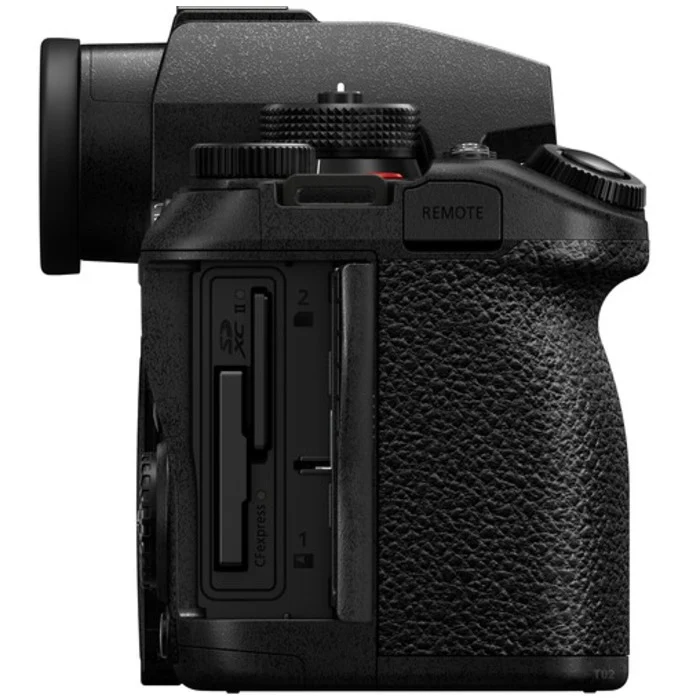 Panasonic Lumix DC-S1R II Mirrorless camera + S 24-60mm f/2.8 L-mount