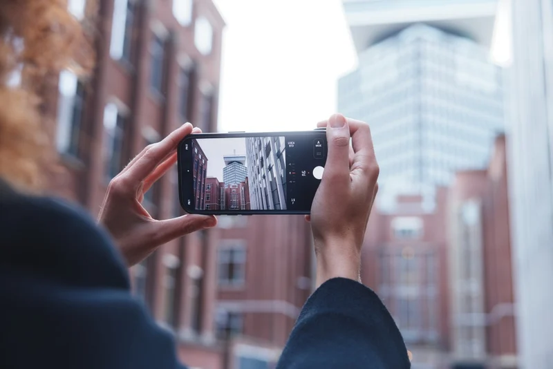 Leica 18876 LUX Schutzhülle iPhone 17 Pro – Schwarz