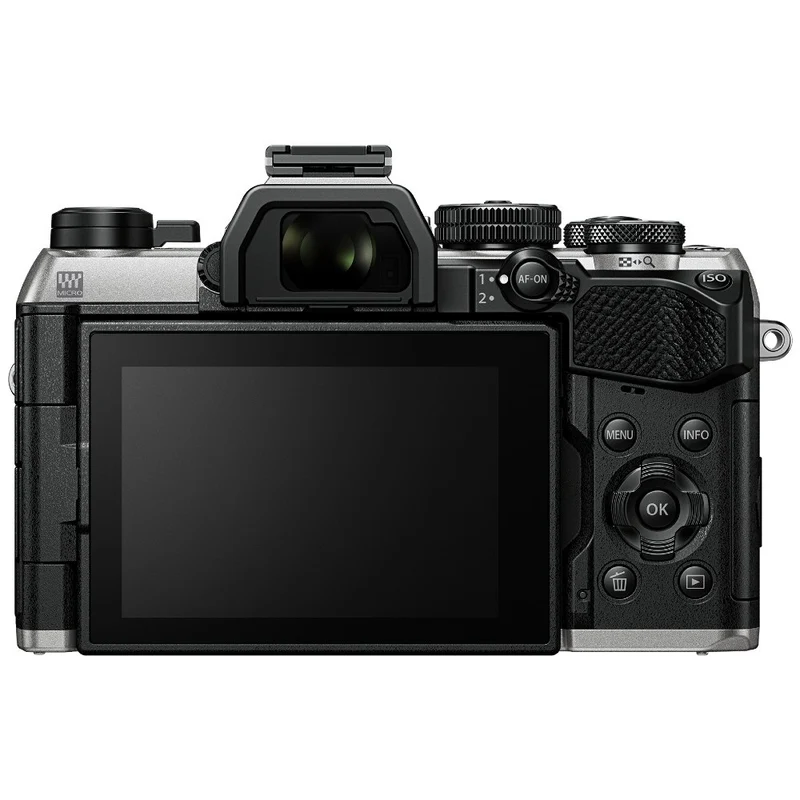 OM SYSTEM OM-5 II Silber + 45mm f/1,8