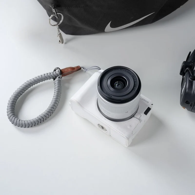 SmallRig 5431 Leather Half Case Kit for Canon EOS R50 V (White)